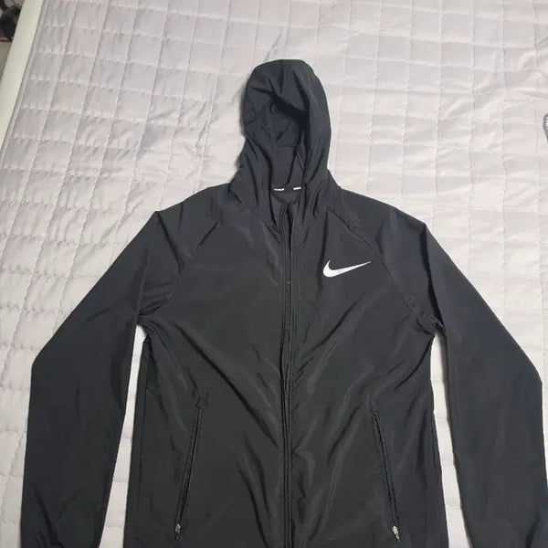 [BUNJANG] Nike Hooded Windbreaker Jacket Black / 나이키 바람막이 블랙