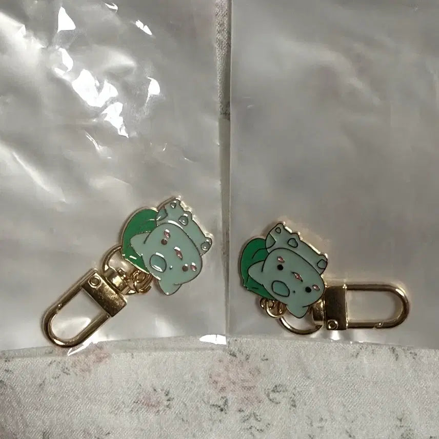 [BUNJANG] Bundle Set Bulbasaur Keychains (2 pcs) / 일괄 포켓몬 귀여운 이상해씨 키링 두 개 판매합니다