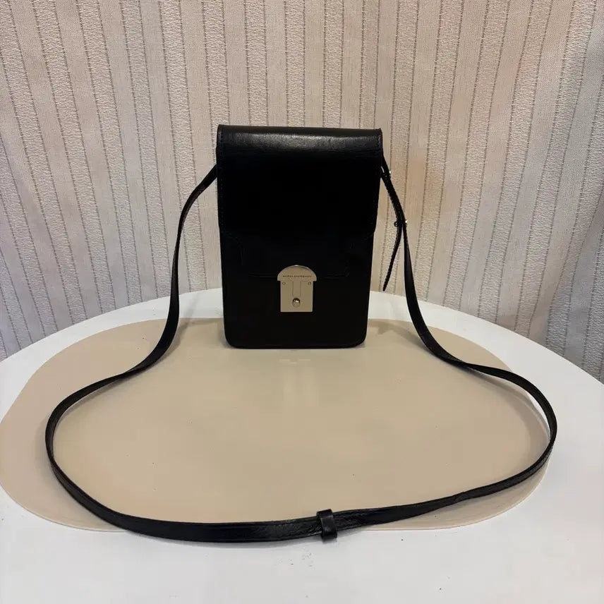 [BUNJANG] Magishwood Full Grain Leather Crossbody Bag / 마지셔우드 통가죽 크로스백
