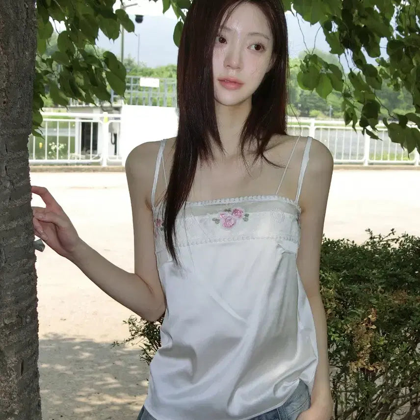 [BUNJANG] A-bly Flower Patch Camisole Blouse / 새상품) 에이블리 플라워 패치 나시 블라우스