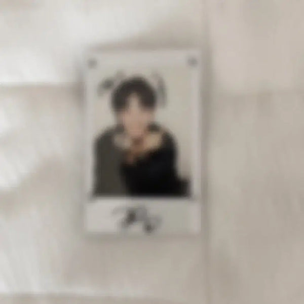 [BUNJANG] Iddit Kim Min Jae Push Back Fansign Signed Polaroids + Withmuu Feather Photocard Set / 아이딧 김민재 푸시백 팬싸 싸폴 + 위드뮤 깃털 포카 1세트