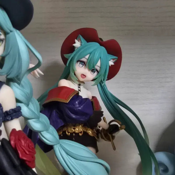 [BUNJANG] Hatsune Miku Wonderland Cat in Boots Figure / 상태 최상 하츠네 미쿠 피규어 원더랜드 장화신은 고양이