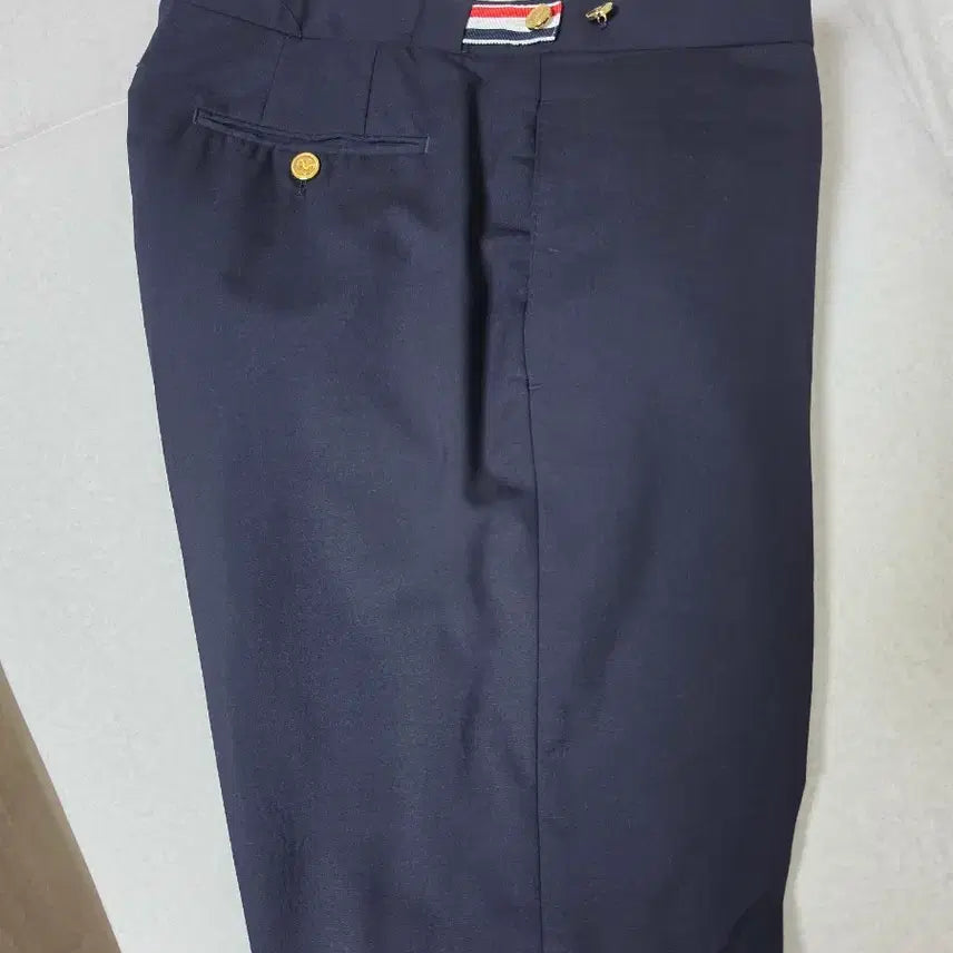 [BUNJANG] Thom Browne Navy Shorts Gold Button Size 2 / 톰브라운 네이비 반바지 금장단추 2호