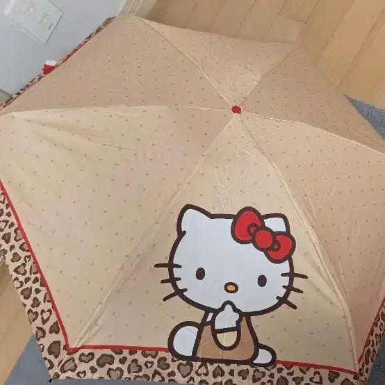 [BUNJANG] Hello Kitty Leopard Trim Folding Sun Umbrella / 헬로키티 접이식 양산겸우산 베이지색 레오파드 테두리