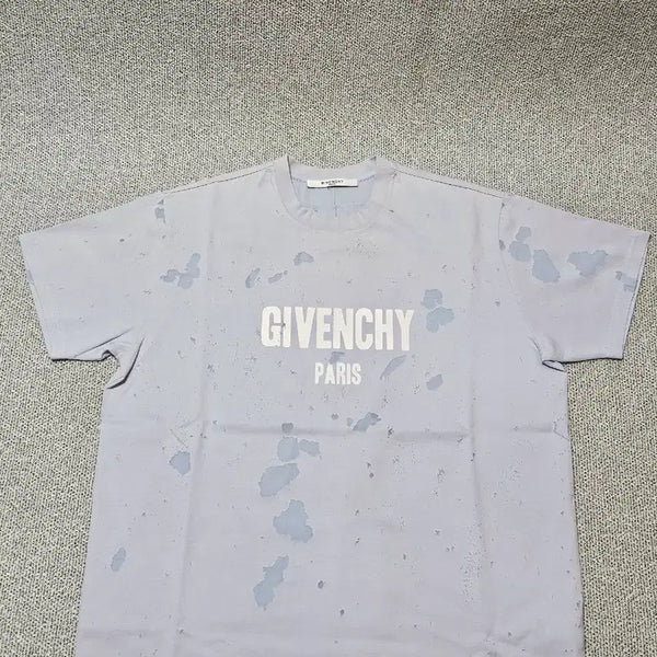 [BUNJANG] Givenchy Paris Logo Distressed Light Blue T-Shirt / [S 사이즈] 지방시 파리 로고 디스토레이드 라이트 블루 반팔티