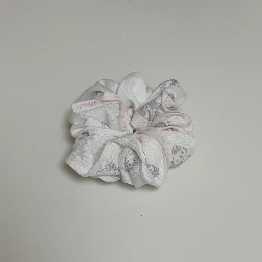 [BUNJANG] Fillimilli x Hello Kitty Scrunchie / 필리밀리 헬로키티 스크런치