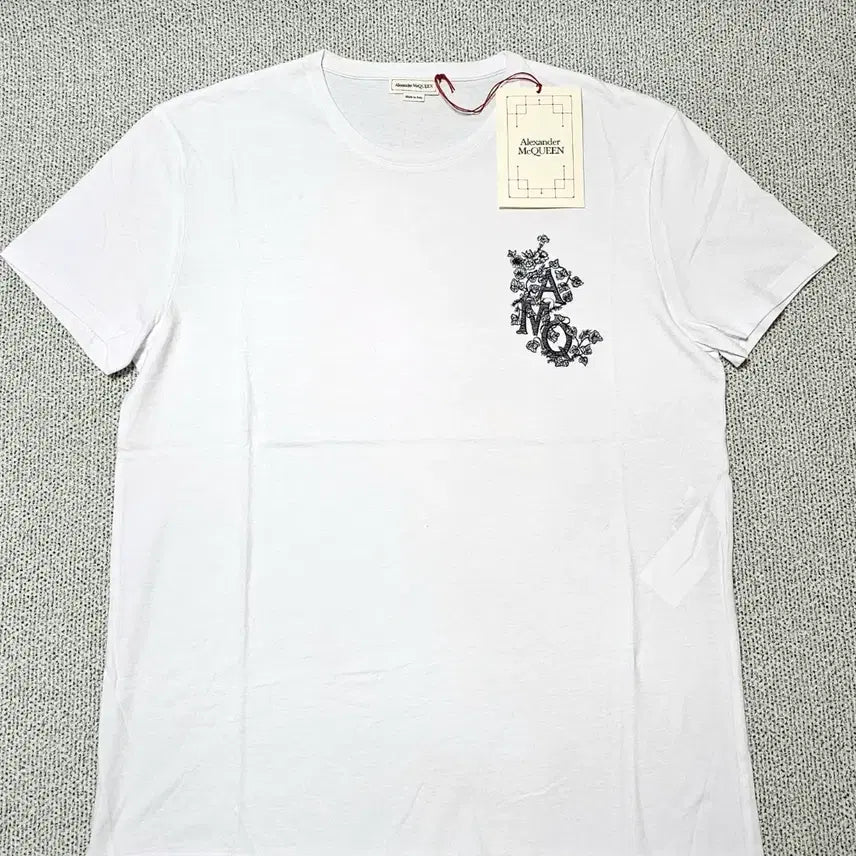 [BUNJANG] Alexander McQueen Embroidered Logo White T-Shirt XXL / [XXL 사이즈] 새상품 알렉산더 맥퀸 자수로고 화이트 반발티