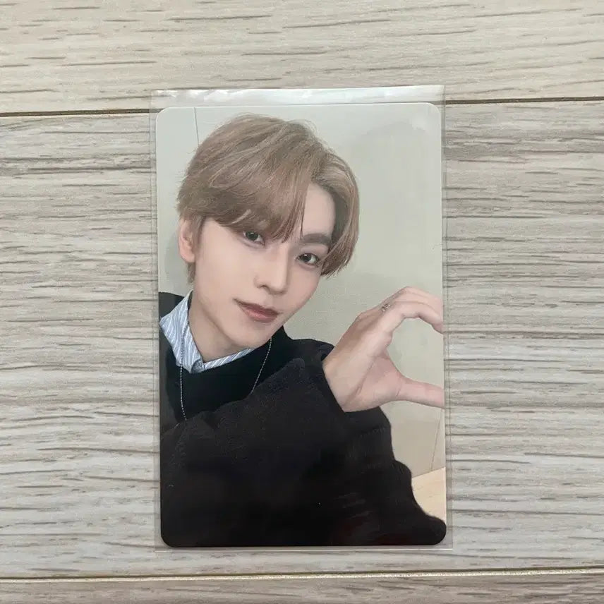 [BUNJANG] Alpha Drive One ALD1 Tous Les Jours Heo Shinlong Photocard / 알파드라이브원 ALD1 뚜레쥬르 포토카드 허씬롱