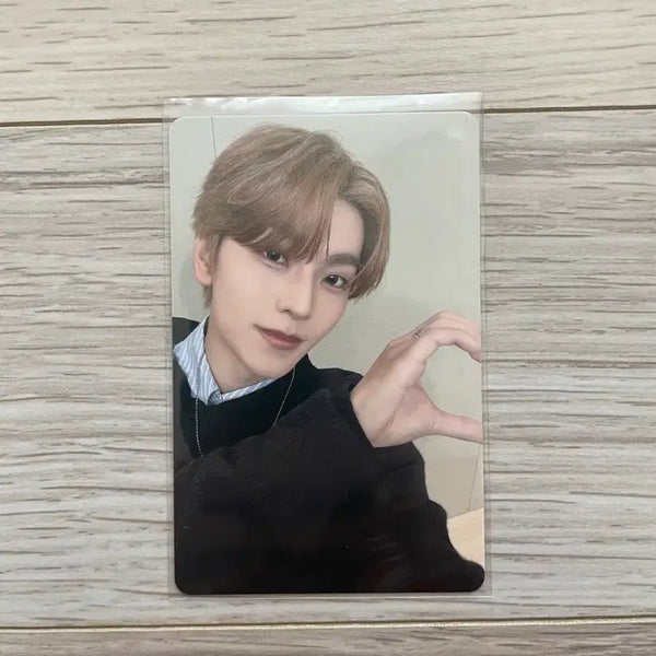 [BUNJANG] Alpha Drive One ALD1 Tous Les Jours Heo Shinlong Photocard / 알파드라이브원 ALD1 뚜레쥬르 포토카드 허씬롱