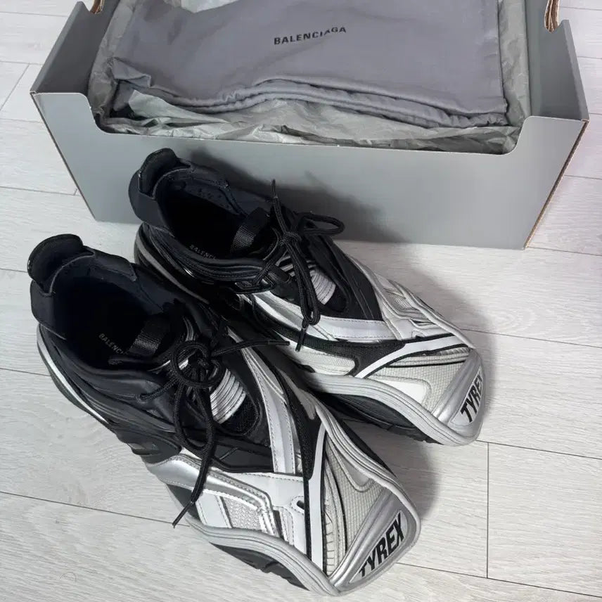 [BUNJANG] Balenciaga Tyrex Black Silver Size 42 / (42) 발렌시아가 타이렉스 블랙실버 검은