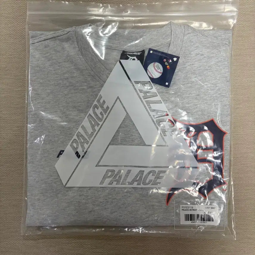 [BUNJANG] Palace Detroit Tigers T-Shirt Grey 26ss / [M]팔라스 디트로이트 타이거즈 티셔츠 그레이 26ss
