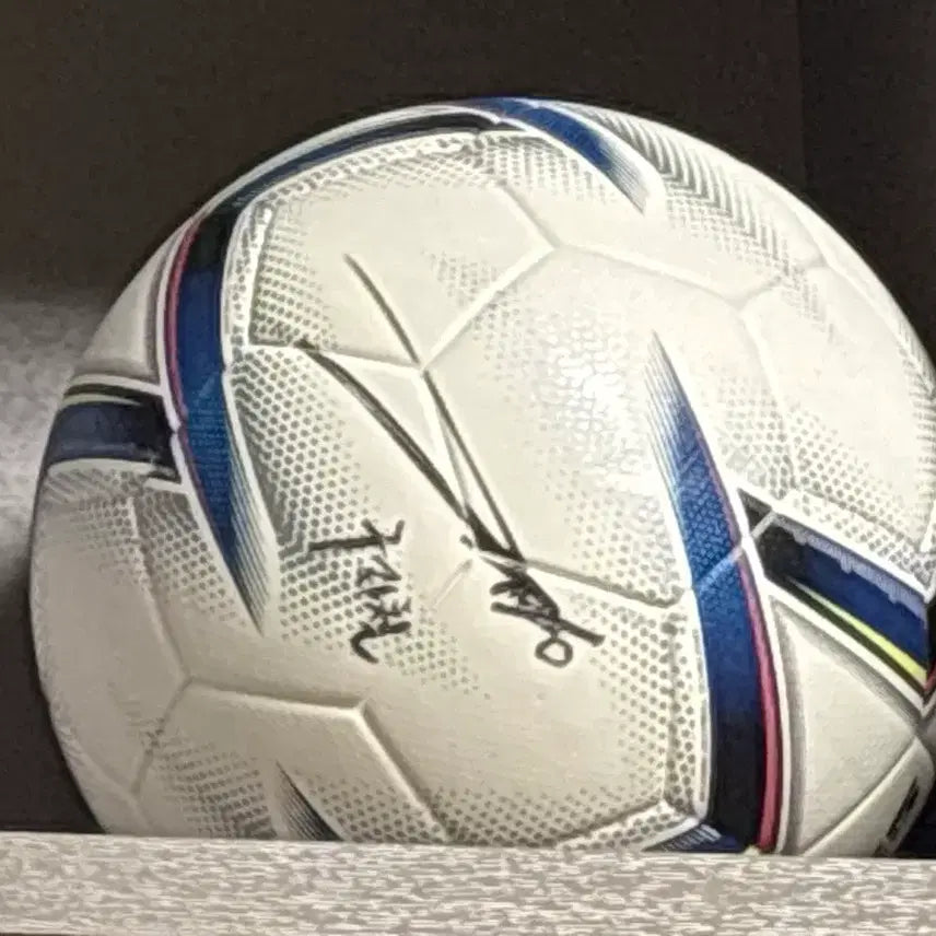 [BUNJANG] Koo Ja-cheol Autographed Ball / 구자철 싸인볼