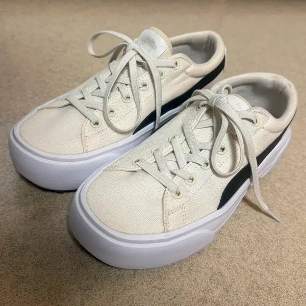 [BUNJANG] Puma Kaia Platform Sneakers 240mm / 푸마 여성 스니커즈 240