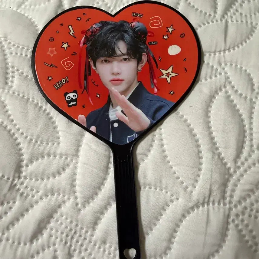 [BUNJANG] ZB1 Zhang Hao Mini Uchiwa / 앤더블 장하오 미니 우치와