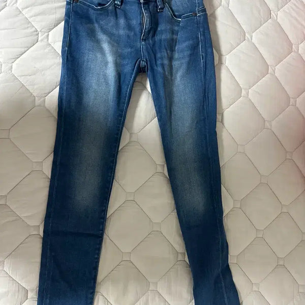 [BUNJANG] Calvin Klein Jeans BODY Skinny Jeans Medium Wash / [Calvin Klein Jeans] 캘빈클라인 BODY 스키니진 중청