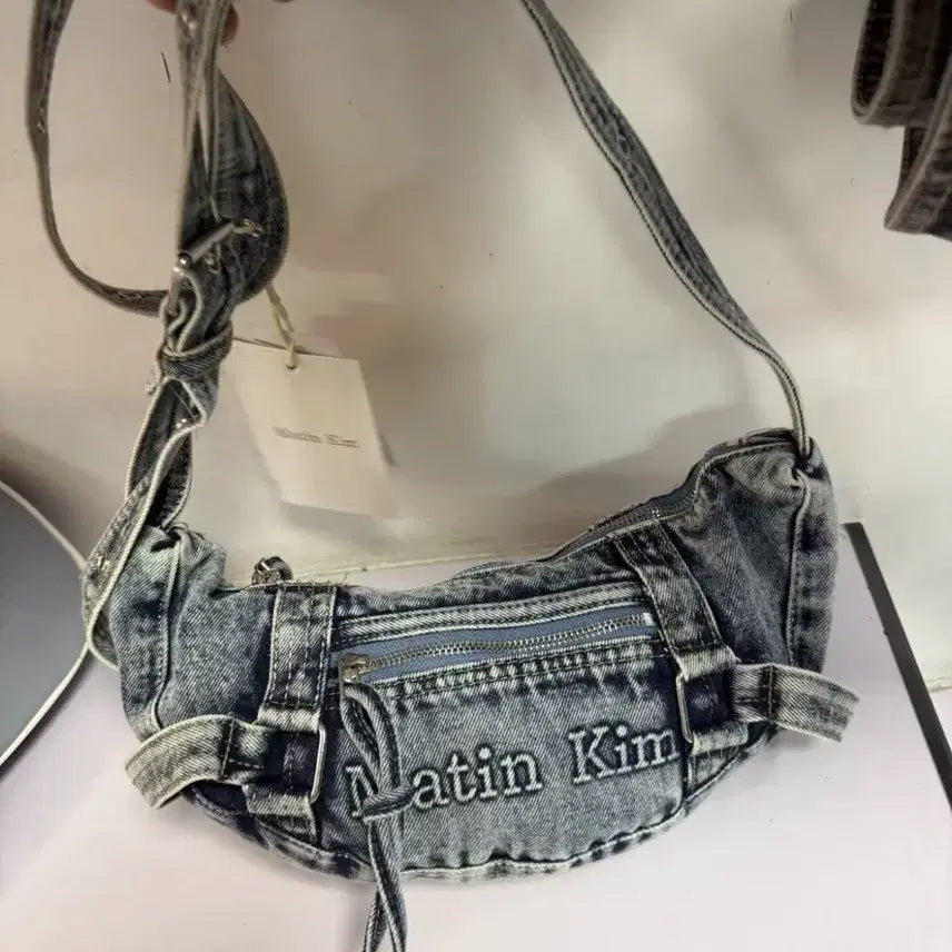 [BUNJANG] Matin Kim Washed Denim Crossbody Hobo Shoulder Bag / 마틴킴 Matin Kim 워시드 데님 크로스백 / 호보 숄더백