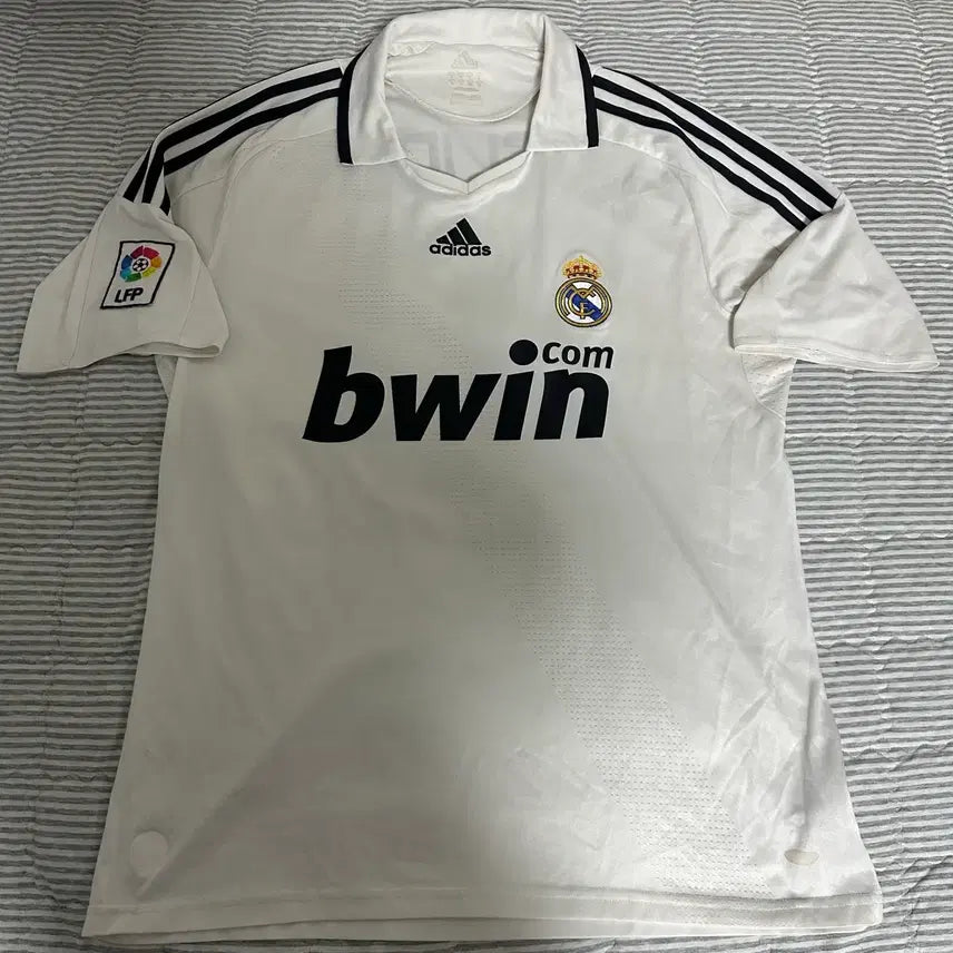 [BUNJANG] Real Madrid 08-09 Home Sneijder Jersey L / L) 08-09 레알 홈 스네이더