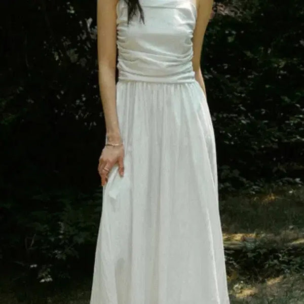 [BUNJANG] Edawool Jelli Shirring Choker Long Dress White / 어다울 Jelli shirring choker long dress