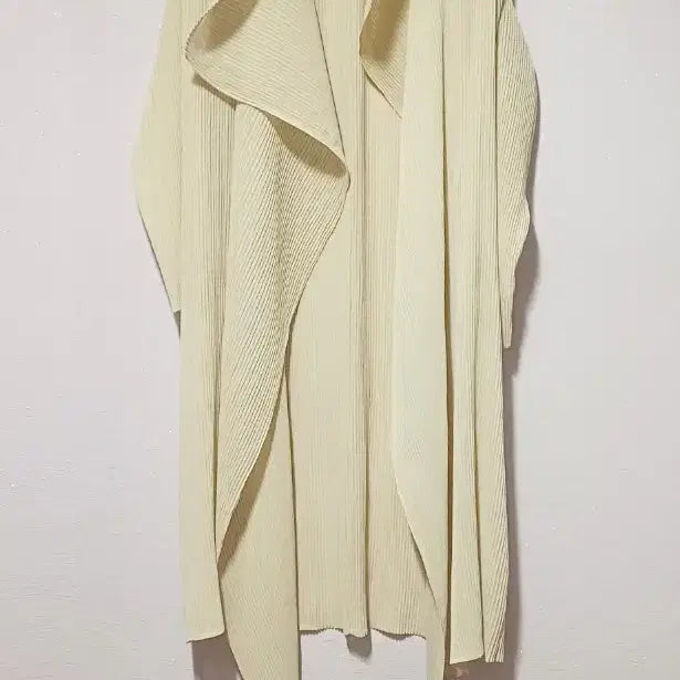 [BUNJANG] Evercube TOKYO Pleats Open-Front Long Outer Cream Beige / [고급 감성] evercube 도쿄 쉬폰플리츠 오픈형 롱 아우터 베이지