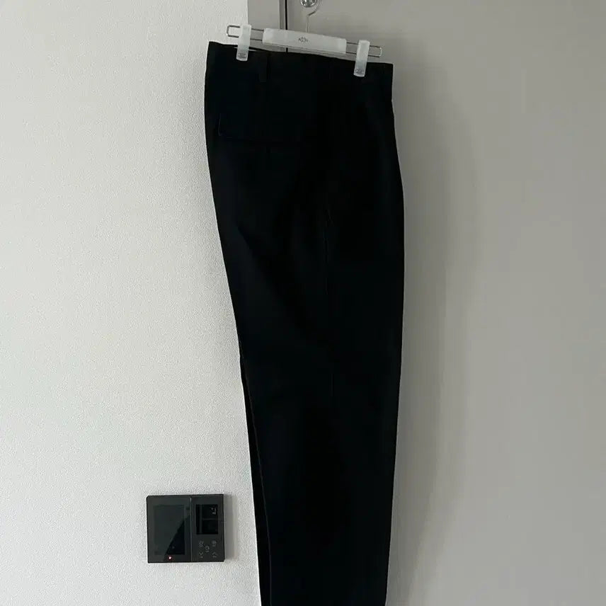 [BUNJANG] Uniqlo U Tucked Tapered Chino Black 85 / 유니클로u 턱테이퍼드 치노 검정