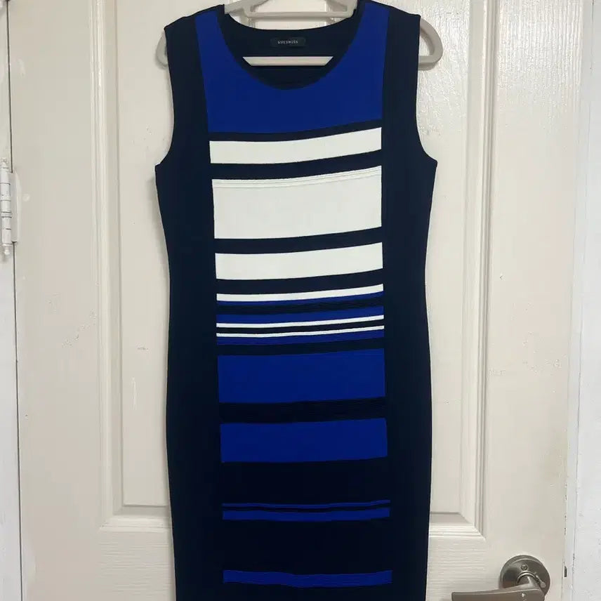 [BUNJANG] She's Miss Striped Sleeveless Knit Dress Size 66 / 쉬즈미스 스트라이프 민소매 니트 원피스 66