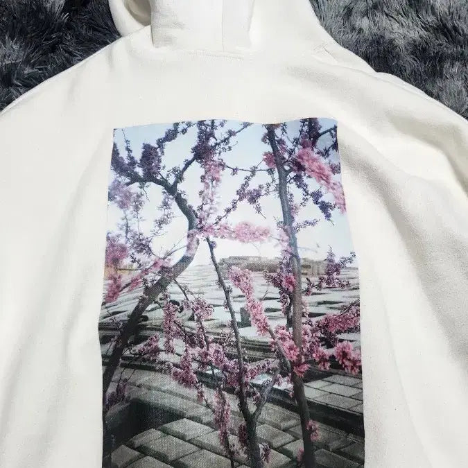 [BUNJANG] Fear of God Essentials Photo Hoodie White XXL / 피오갓 에센셜 포토 후드 Xxl