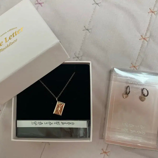 [BUNJANG] Red Velvet Irene Valentine's Day Necklace & Earrings Bundle Set / 레드벨벳 아이린 러브레터 목걸이 귀걸이 일괄