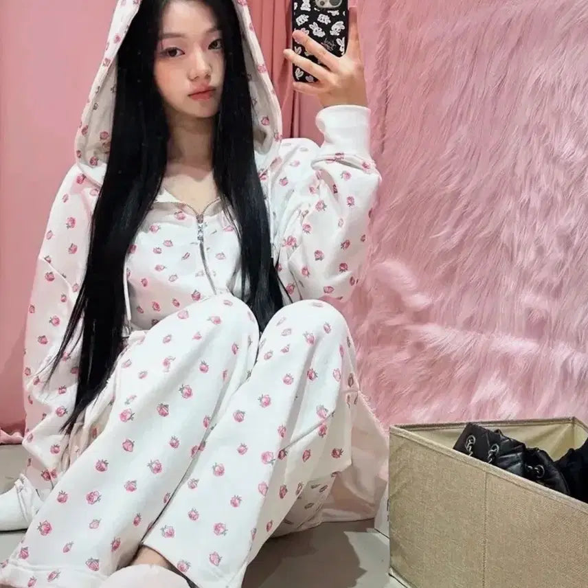 [BUNJANG] Yui Flower Hoodie Zip-Up / 유희 플라워 후드집업