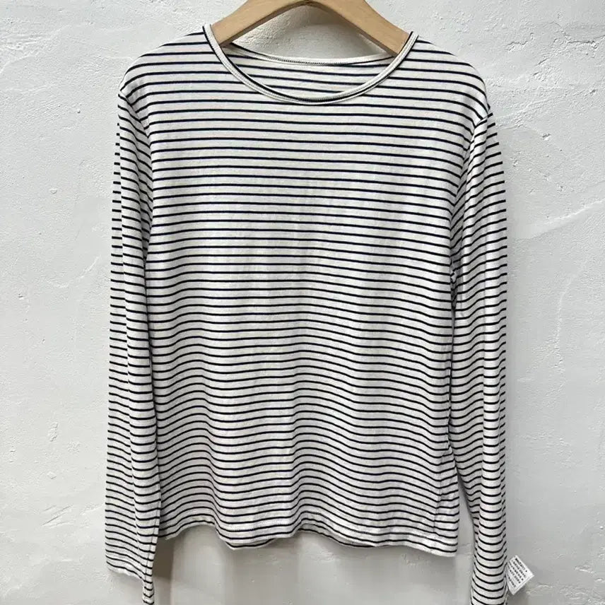 [BUNJANG] Ganaesra Women's Long Sleeve T-Shirt Navy Stripe (Size F) / 상태좋음) 가내스라 여 티셔츠 네이비스트라이프/긴팔 F