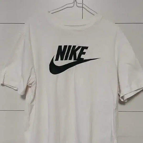 [BUNJANG] Nike T-Shirt White XL Front Print Damage / 나이키 반팔티 화이트 XL사이즈 세탁 건조기로 앞프린팅구겨짐