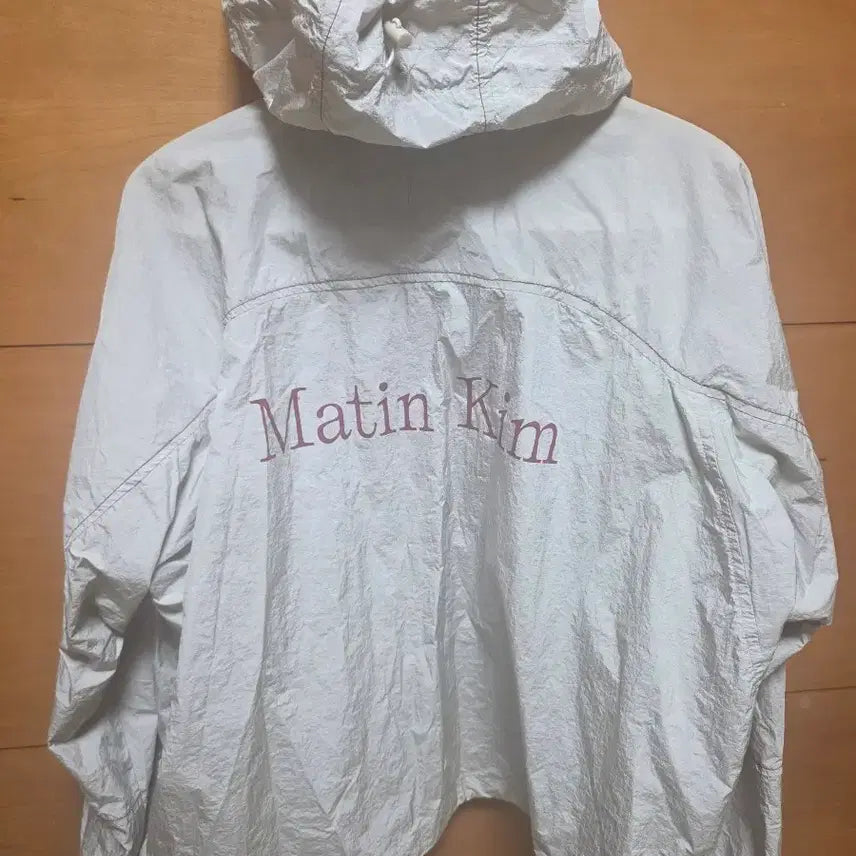 [BUNJANG] Matinkim Back Logo Hoodie Windbreaker Light Beige / 마뗑킴 백 로고 후디 윈드브레이커 라이트베이지m사이즈