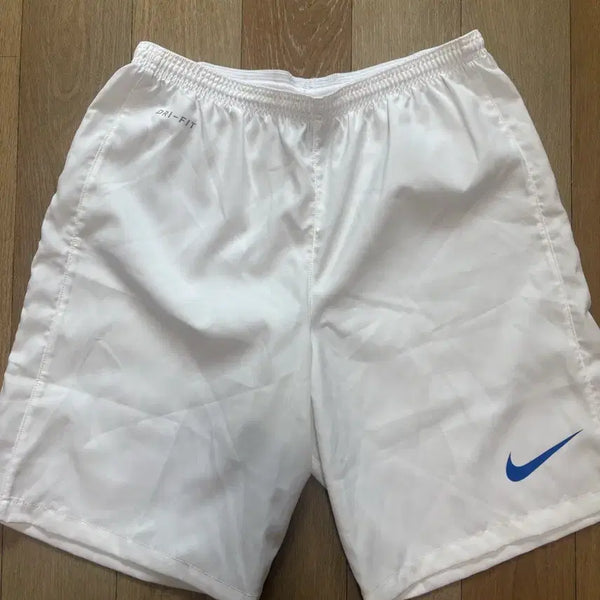 [BUNJANG] Nike Dri-FIT Shorts (White, Size M) / 새상품 나이키 드라이핏 반바지 M 화이트