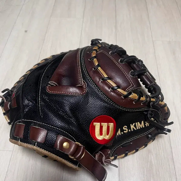 [BUNJANG] Kim Min-sik Used A2K Catcher's Mitt 35-inch / 김민식 실사 a2k 포수미트 35인치