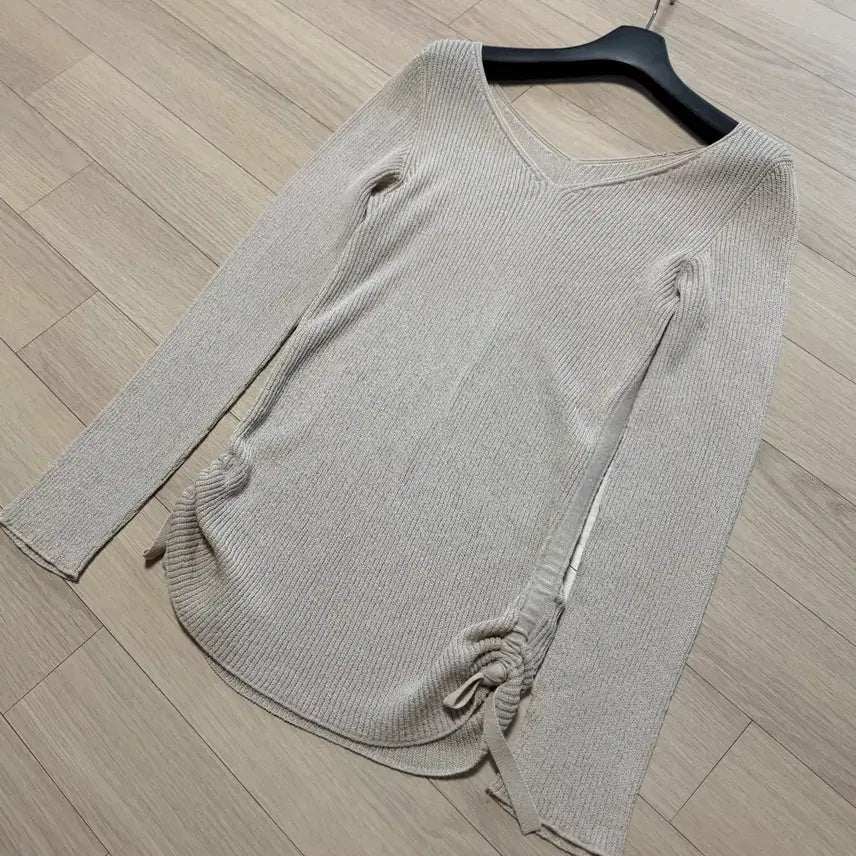 [BUNJANG] System Paris Collection Ribbed V-Neck Summer Knit - Beige / 한섬 시스템 파리컬렉션 골지 브이넥 썸머 쿨 니트 베이지 스트링 리브드