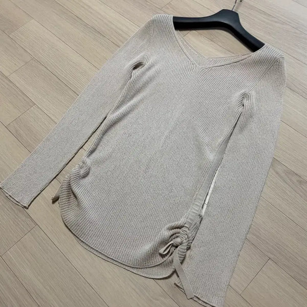 [BUNJANG] System Paris Collection Ribbed V-Neck Summer Knit - Beige / 한섬 시스템 파리컬렉션 골지 브이넥 썸머 쿨 니트 베이지 스트링 리브드