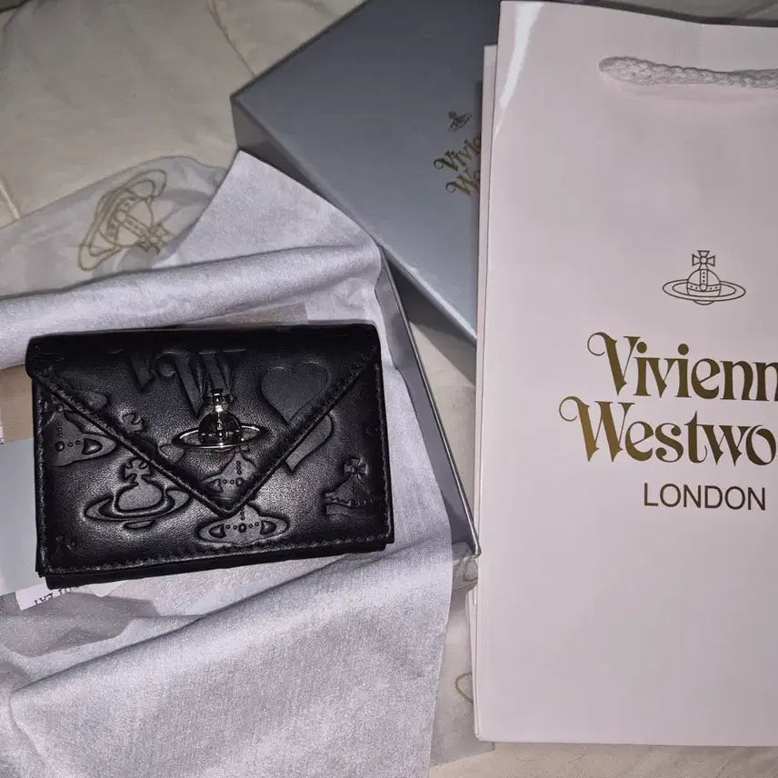[BUNJANG] Vivienne Westwood Embossed Wallet / 비비안웨스트우드 엠보 지갑