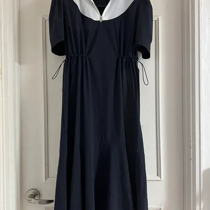 [BUNJANG] Free Size Long Dress with Hood - Navy/White / 새상품) 바스락원단 롱원피스 (free)