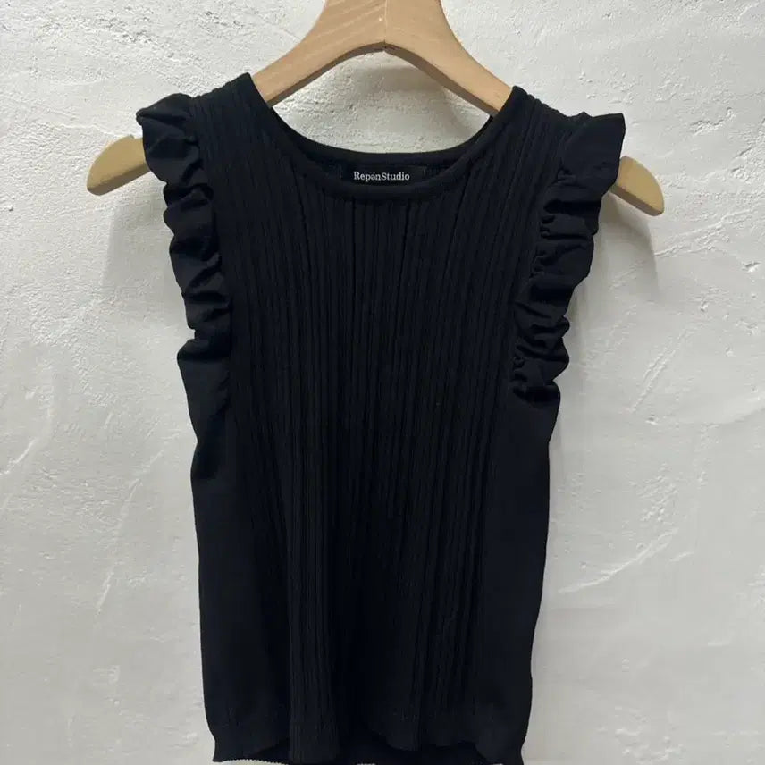 [BUNJANG] Ripen Studio Women's Black Ribbed Sleeveless Knit Top 90 / 상태최상) 리펜스튜디오 여 티셔츠 블랙/니트/골지/인견혼방/민소매 90