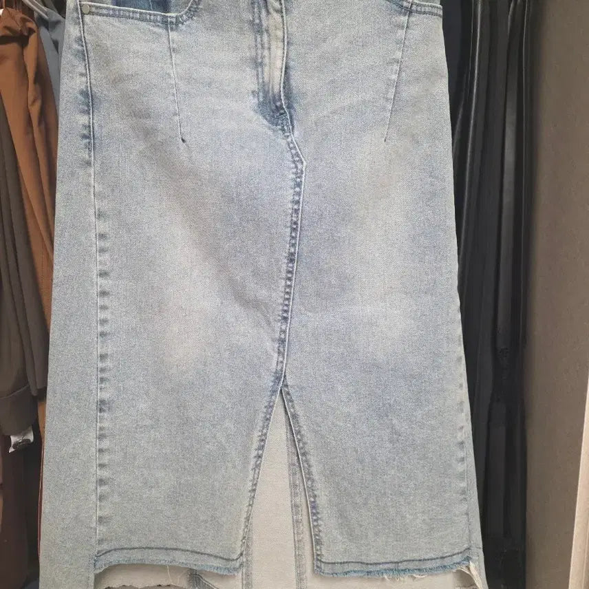 [BUNJANG] Vicky Denim Lettering Long Skirt / 비키 데님레터링 롱스커트
