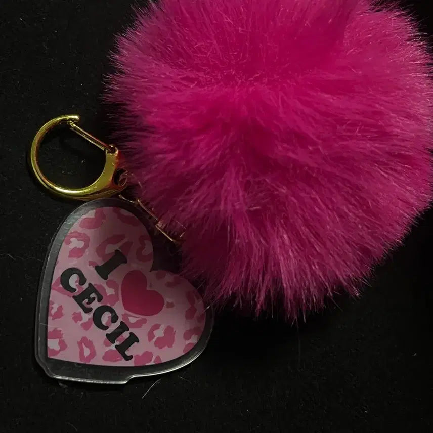 [BUNJANG] Cecil Pink Fur Heart Charm Keychain / 핑크 퍼 키링 CECIL