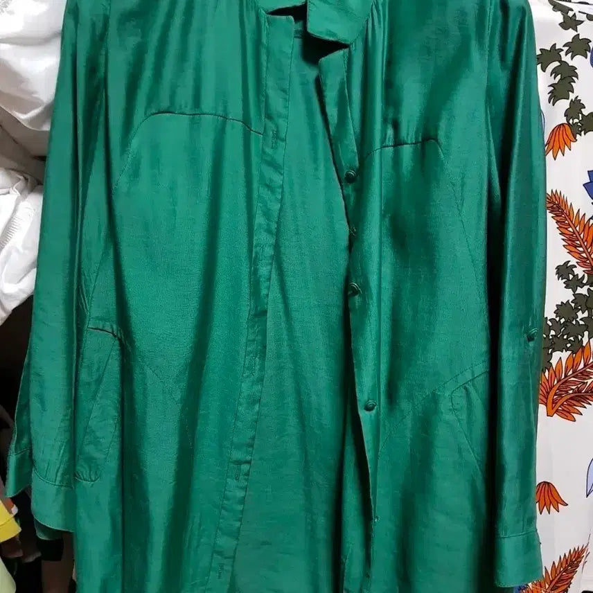 [BUNJANG] Crocodile Emerald Green Satin Shirt / 크로코다일에메랄드 그린 새틴 셔츠