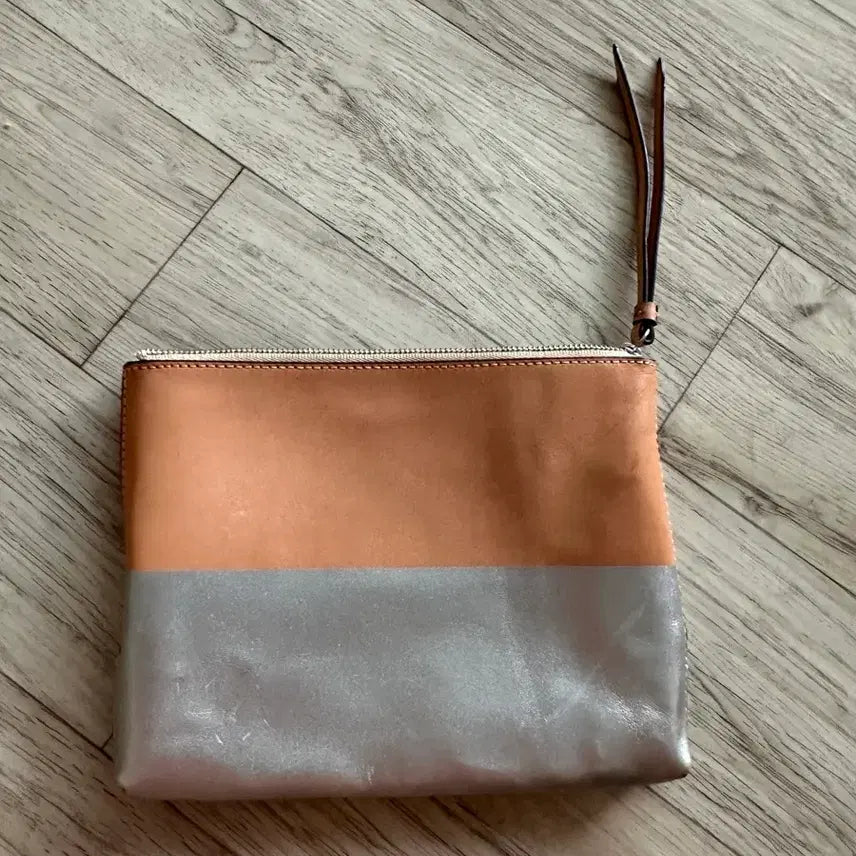 [BUNJANG] Banana Republic Two-Tone Leather Pouch / 바나나리퍼블릭 통가죽 파우치 2톤 배색
