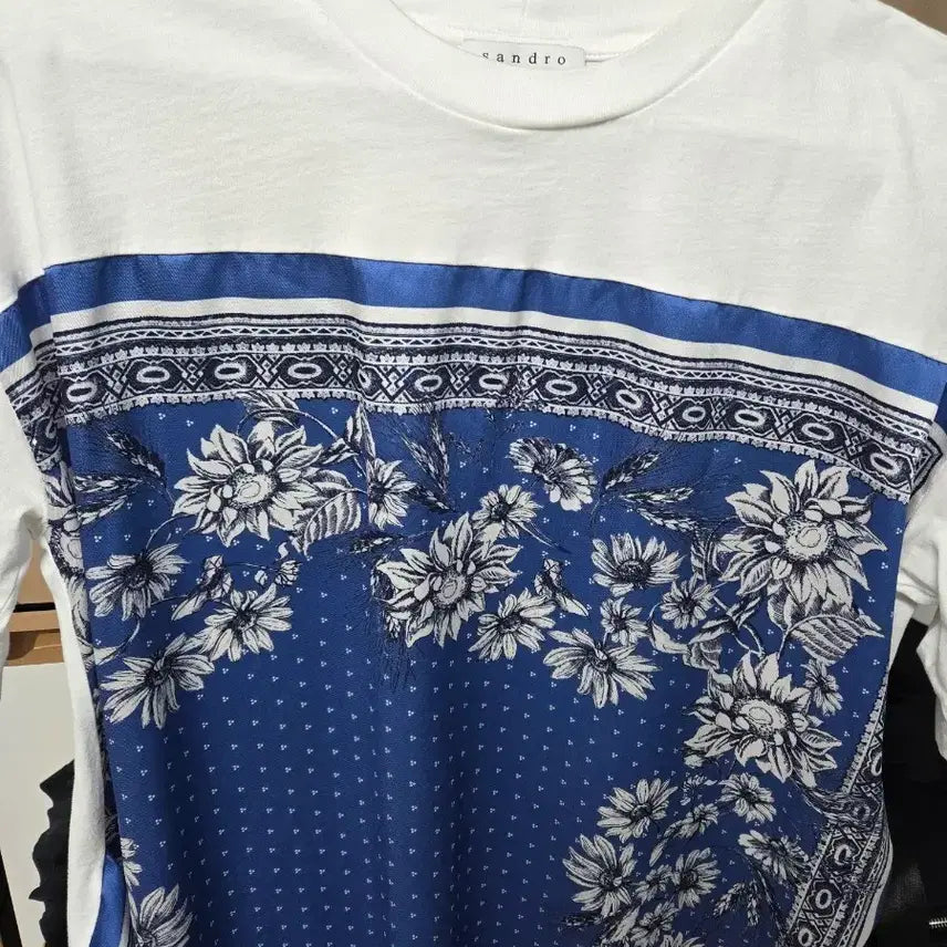[BUNJANG] Sandro Floral Print T-Shirt / 산드로 꽃무늬 프린트 티셔츠