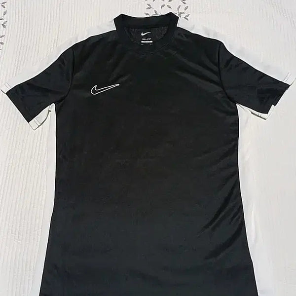 [BUNJANG] Nike Dri-FIT Short-Sleeve T-Shirt / 나이키 드라이핏 반팔 100 가슴51 기장71