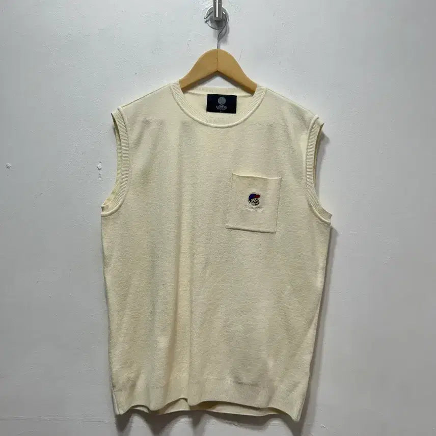 [BUNJANG] Round Neck Sleeveless Knit Vest Ivory / 라운드넥 민소매 니트 아이보리 조끼 L
