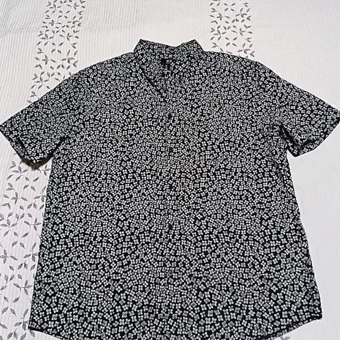 [BUNJANG] H&M Floral Short Sleeve Shirt / H&M 꽃무늬 반팔셔츠 105 가슴60 기장79