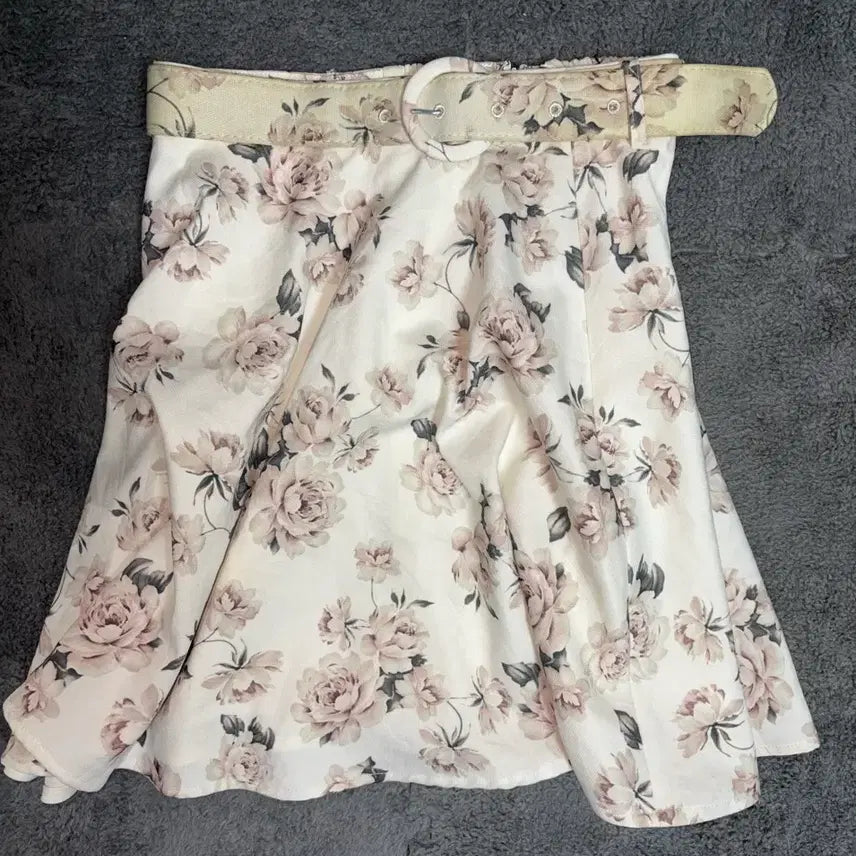 [BUNJANG] Ingni White Ivory Floral Hime Gyaru Mori Girl Skirt with Belt / 잉그니) 화이트아이보리 잔꽃 히메갸루 모리걸 스커트 치마(벨트포함)