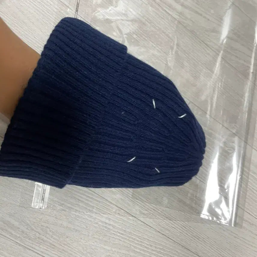 [BUNJANG] Maison Margiela Navy Knit Beanie / 메종마르지엘라 차정원 비니