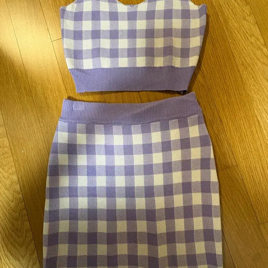 [BUNJANG] Checkered Knit Top and Skirt Set / 체크무늬 니트 탑 스커트 세트