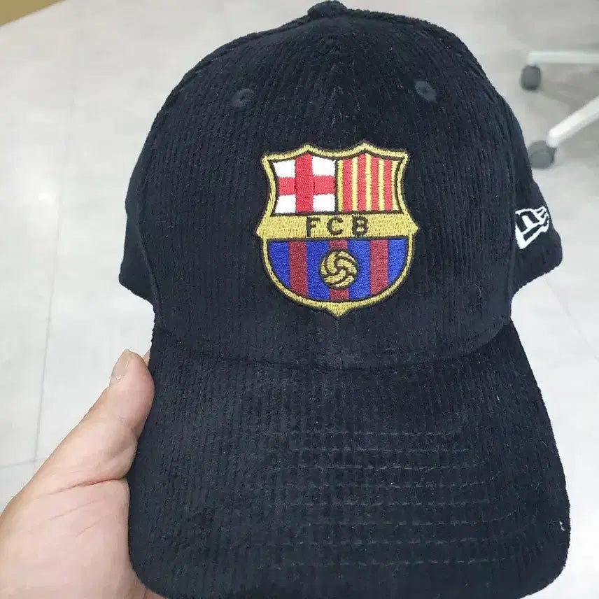 [BUNJANG] New Era FC Barcelona Corduroy Ball Cap L-XL / 뉴에라 FC바르셀로나 골덴 볼캡 L-XL 사이즈 팝니다.